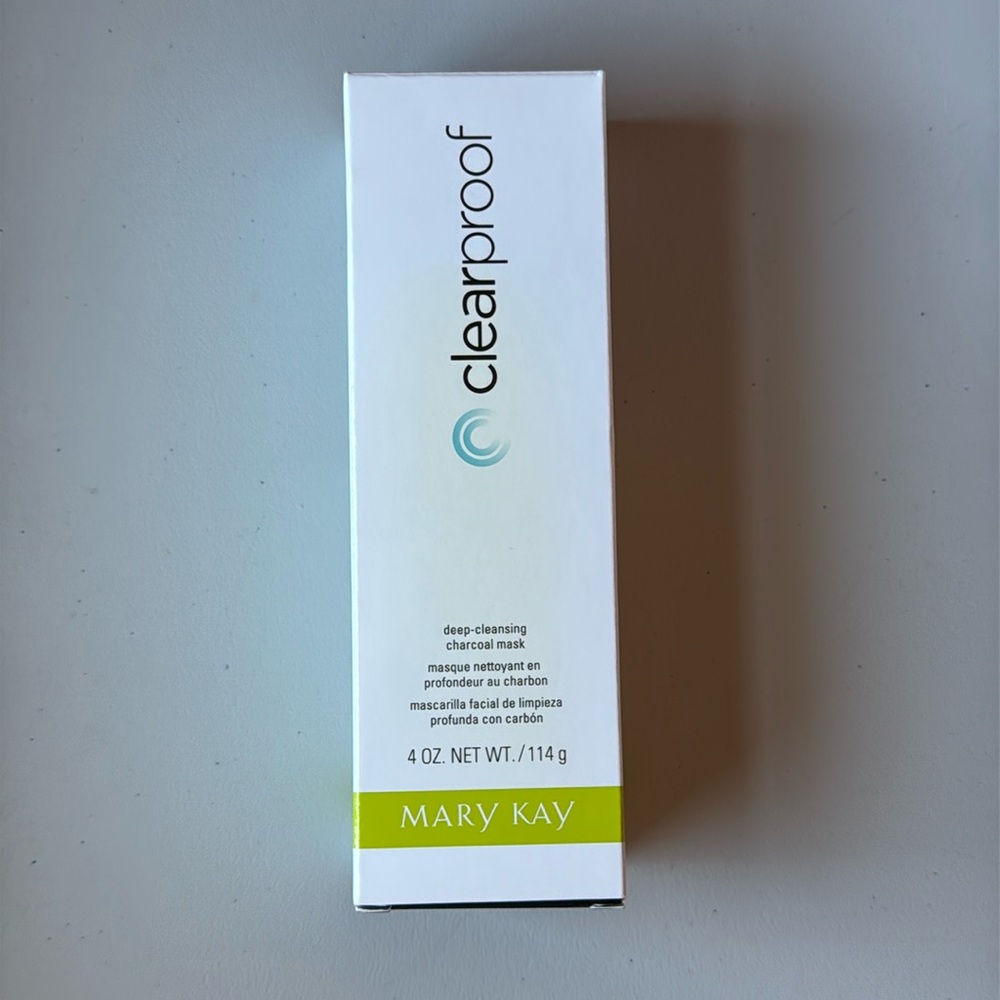 Mary Kay Clearproof Deep-Cleansing Charcoal Mask - White and Green